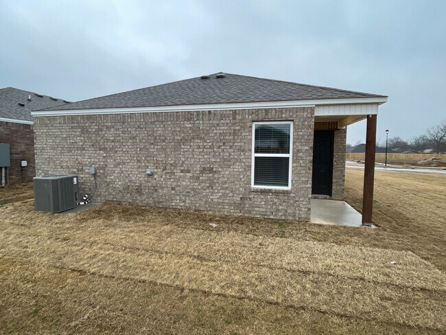 Building Photo - Pre-Leasing Now! Beautiful 3-Bedroom, 2-Bath Home in Barberry Court | Available August 12
