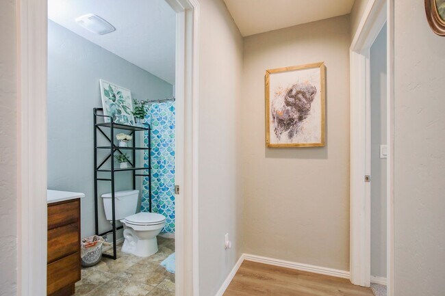 Building Photo - Well Maintained 4 Bedroom 2 Bath Home with...