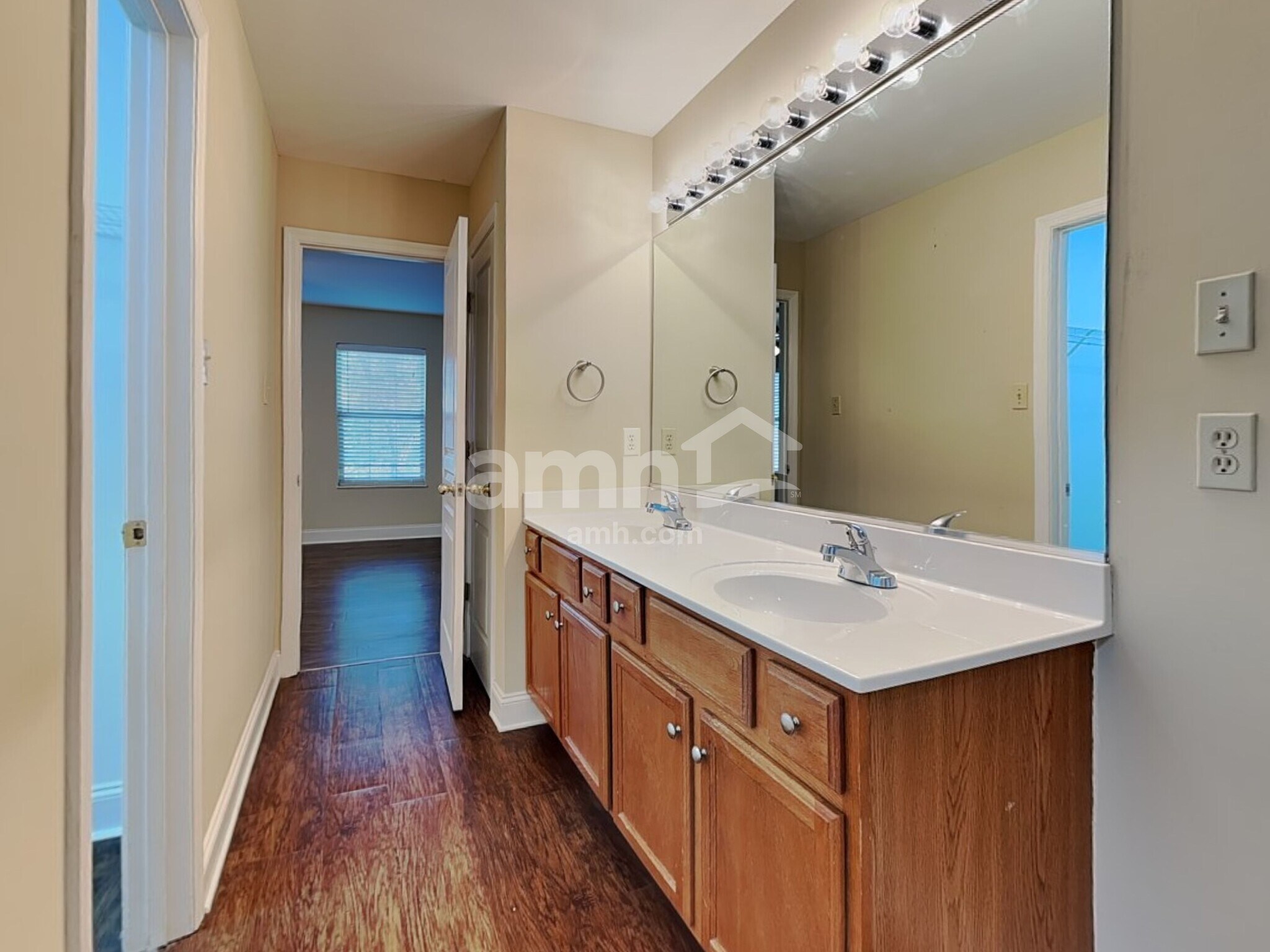 Building Photo - 1582 Cider Ln