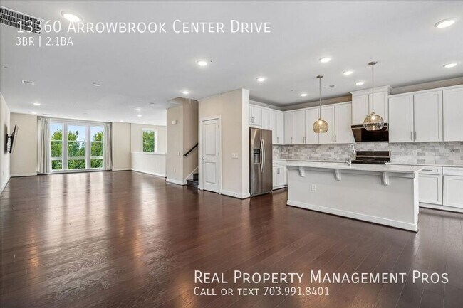 Building Photo - 13360 Arrowbrook Centre Dr