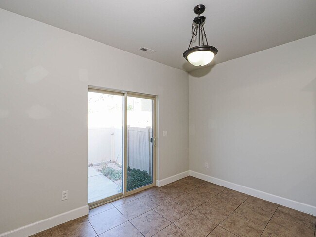 Building Photo - 1239 SilverCrest Dr