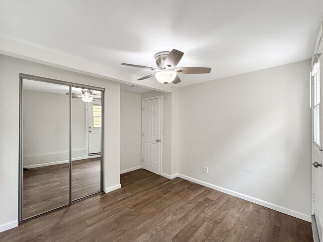 Building Photo - Charming 3BD/1BA Condo in University Heigh...