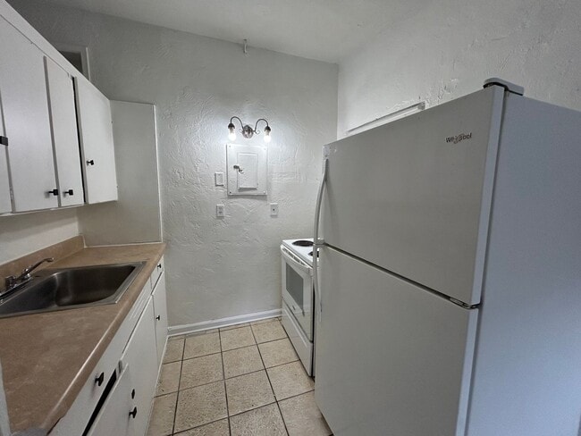 Building Photo - Convinient 2 Bedroom Home in Arlington!