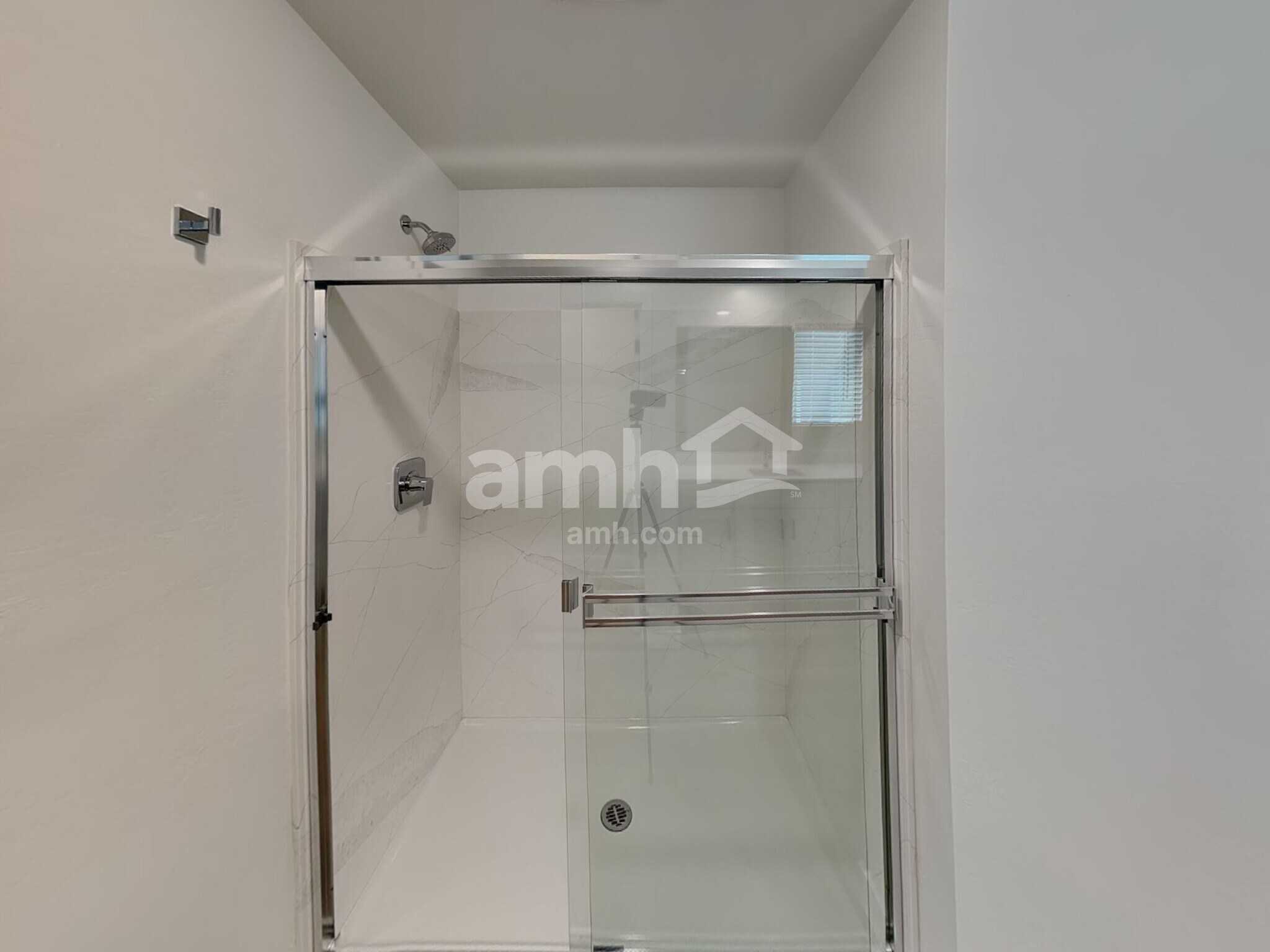 Building Photo - 9727 W Parkway Dr