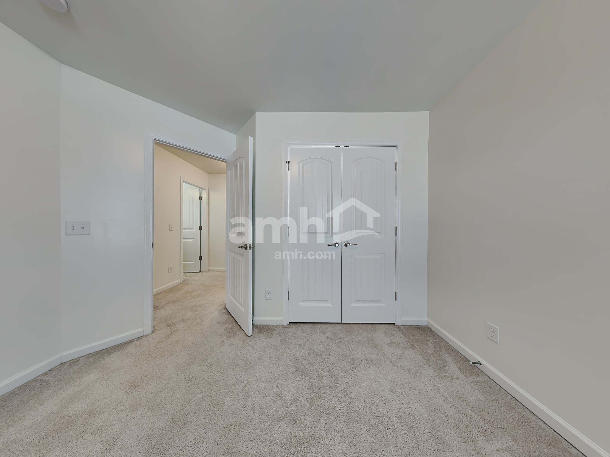 Building Photo - 11 Invierno Lake Dr