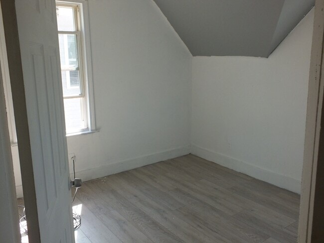 Building Photo - 241 Tyler St
