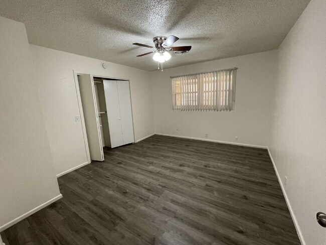 Building Photo - 2 bed 2 bath in an excellent southwest Lubbock location.
