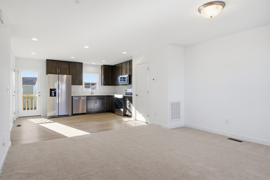 Building Photo - 4049 Emilia Way