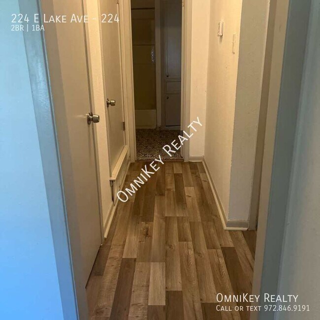 Building Photo - 224 E Lake Ave