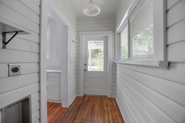 Building Photo - 1056 Stevens St