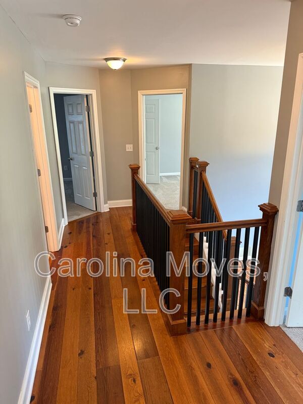 Building Photo - 2208 Howlong Ave