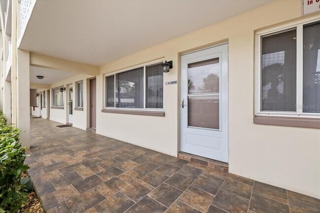 Building Photo - 1235 S Highland Ave