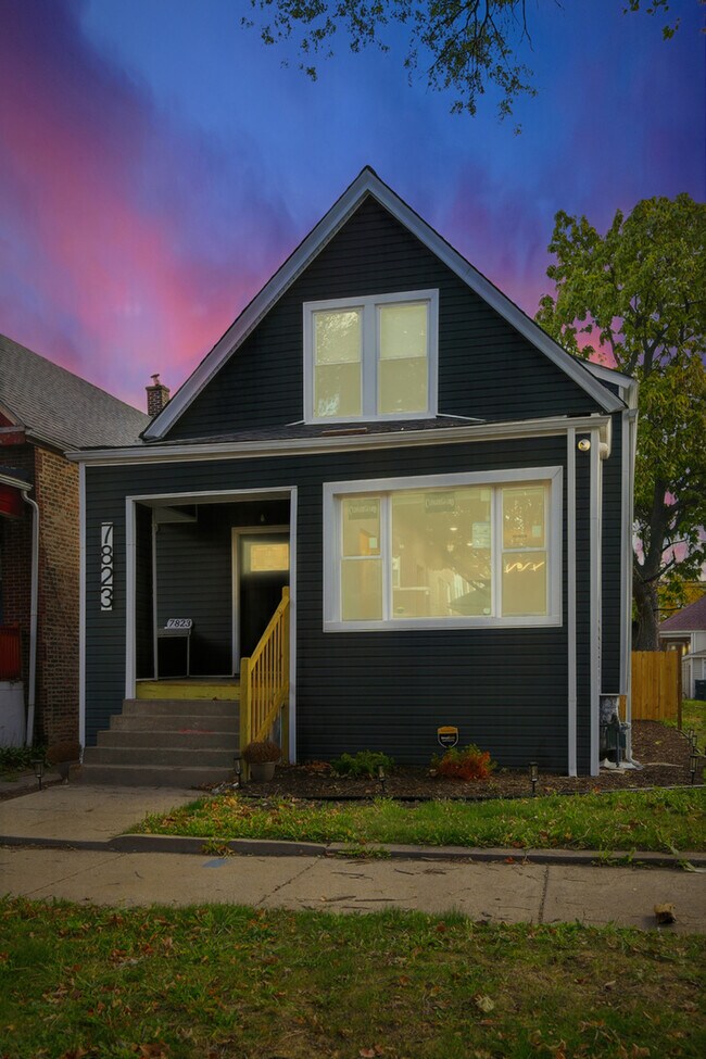 Building Photo - 7823 S May St