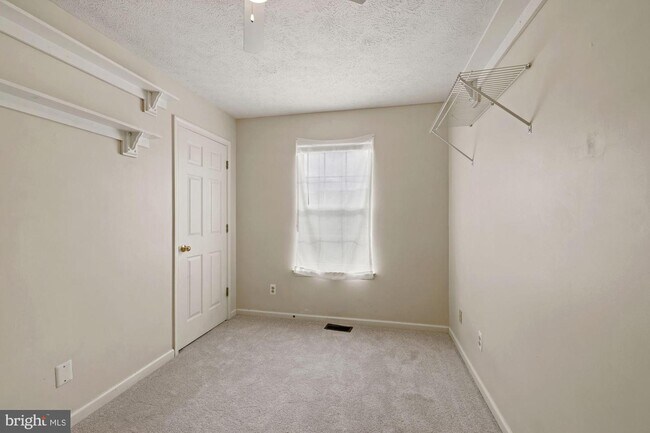 Building Photo - 321 Copperfield Ln