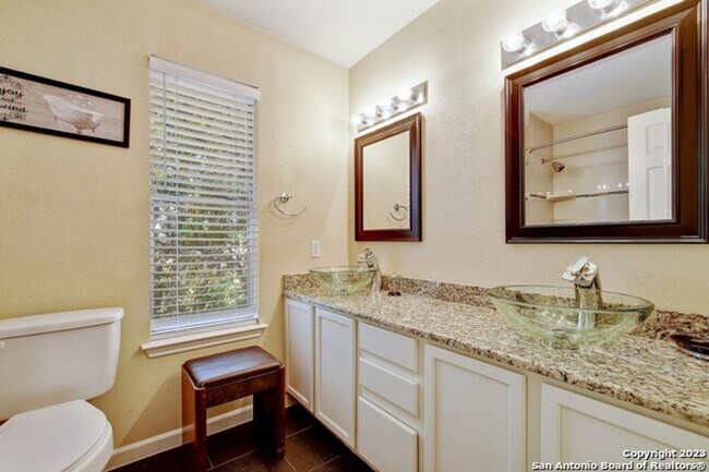 Building Photo - Braun and 1604 Area in Greenbriar gated community