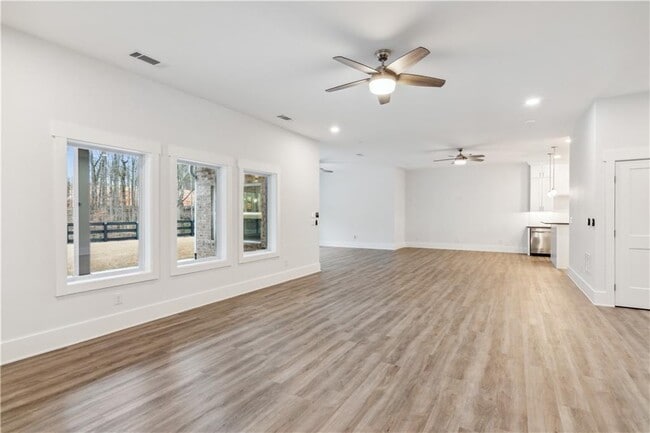 Building Photo - 15448 Hopewell Rd