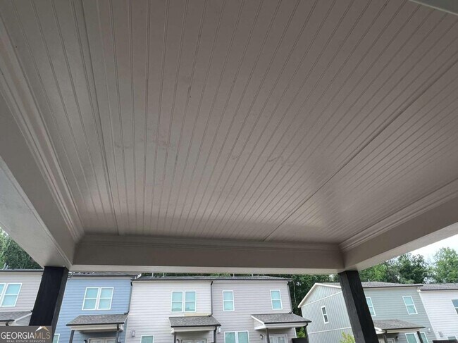 Building Photo - 327 Maltibie Dr
