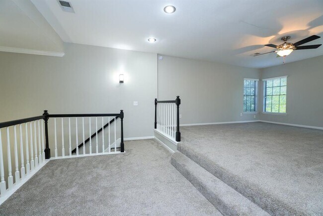 Building Photo - 17318 Shadow Valley Dr