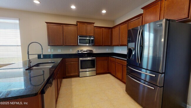 Building Photo - 15858 Lexington Park Blvd