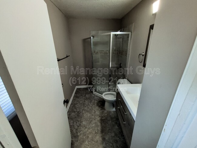 Building Photo - 2935 N Aldrich Ave