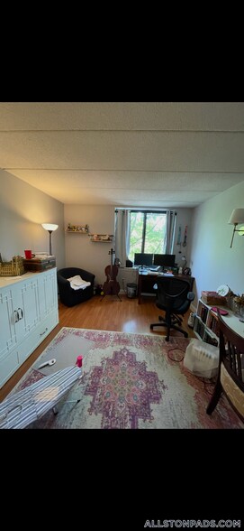 Building Photo - 85 Brainerd Rd