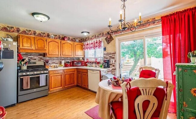 Building Photo - 9768 Jackson St