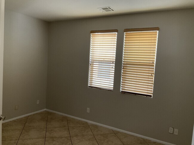 Building Photo - 769 Feather Ridge Dr