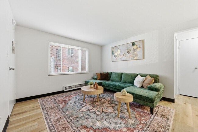 Building Photo - 298 Lumar Dr