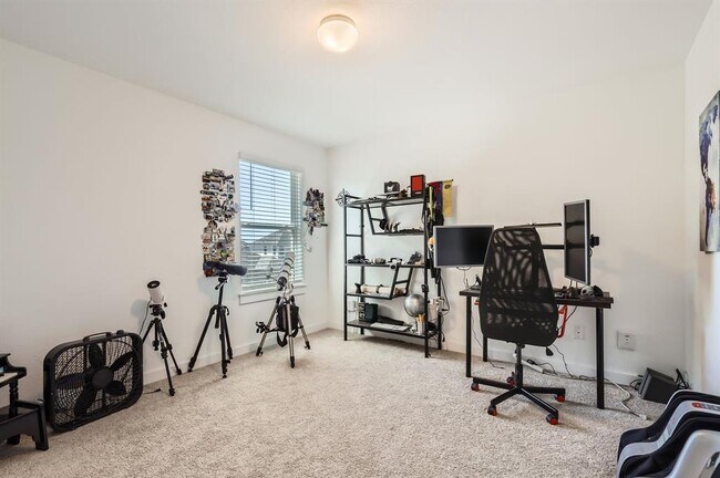 Building Photo - 1324 Salt Lick Dr