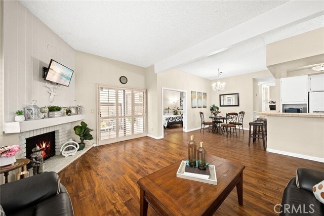 Living Room/Pic from past listing - 444 W Huntington Dr