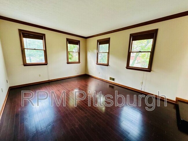 Building Photo - 117 Pauline Dr