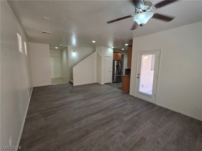 Building Photo - 7510 Perla Del Mar Ave