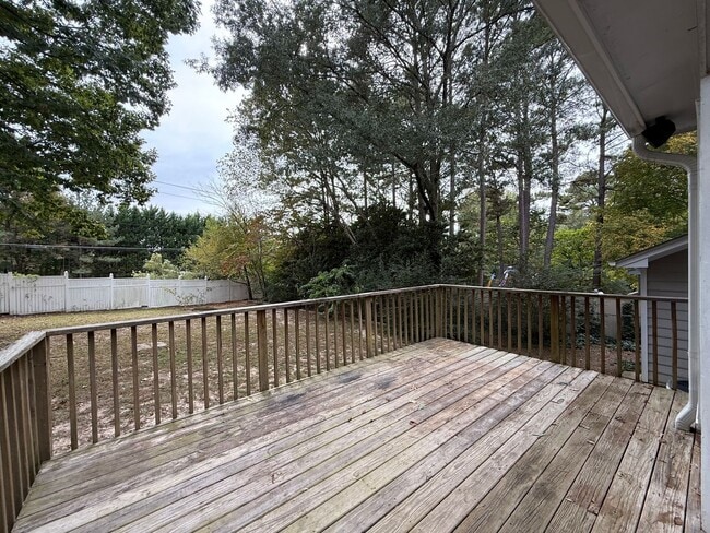 Building Photo - Charming 3BD, 2.5BA North Raleigh Home wit...