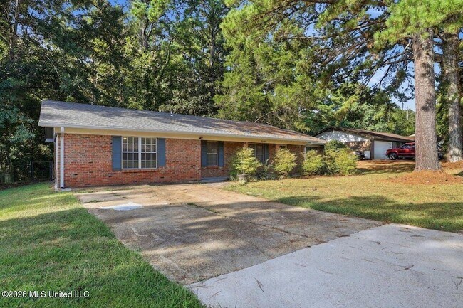 Building Photo - 2549 Jennifer Dr