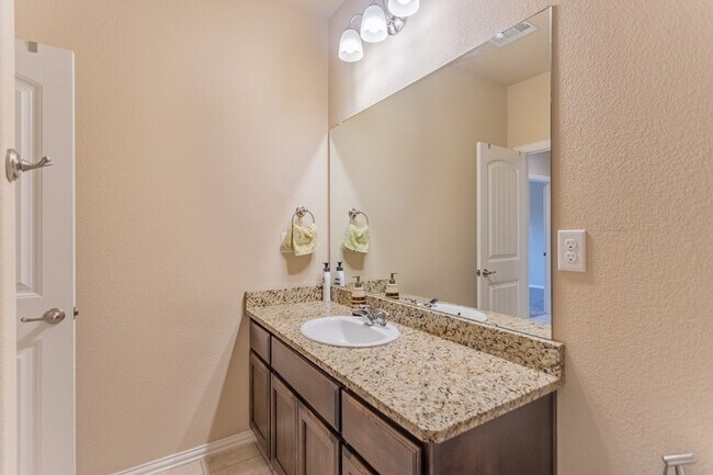 Building Photo - 6927 Kate Reed Dr