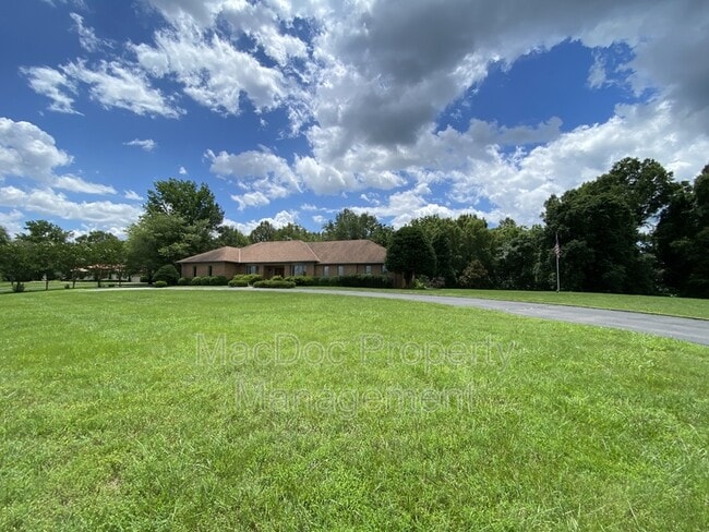 Building Photo - 11225 N Club Dr