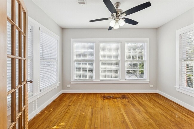 Building Photo - 1810/1812 W. Alabama St Apartments