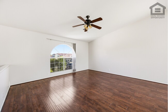 Building Photo - 6Bed/3Bath Split Level House at Cactus/75th Ave! Ready for Immediate Move-In! -- POOL!