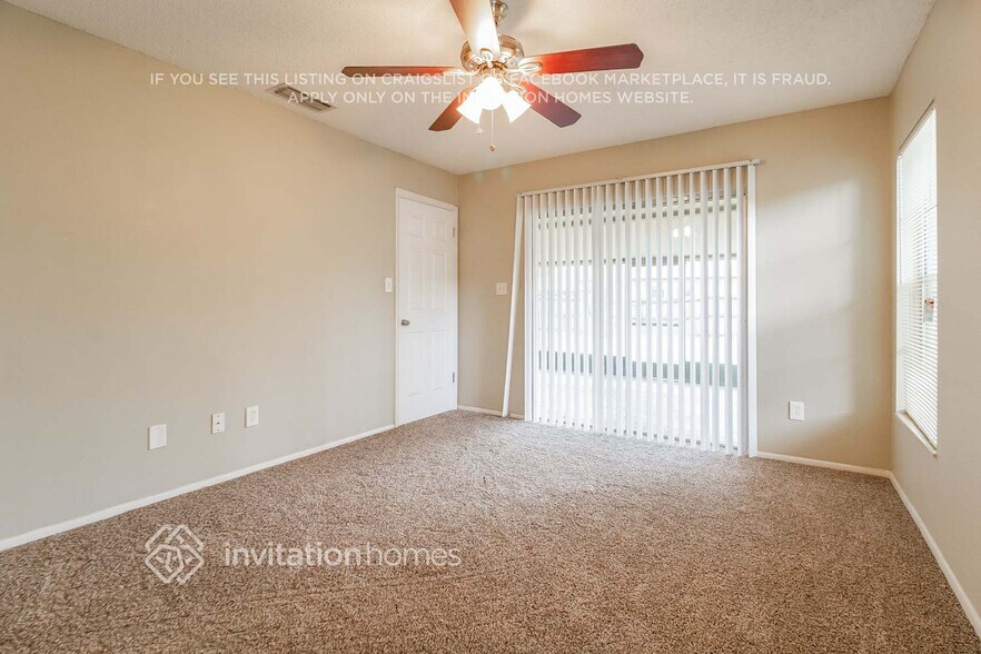 Building Photo - 1542 Canterbury Cir