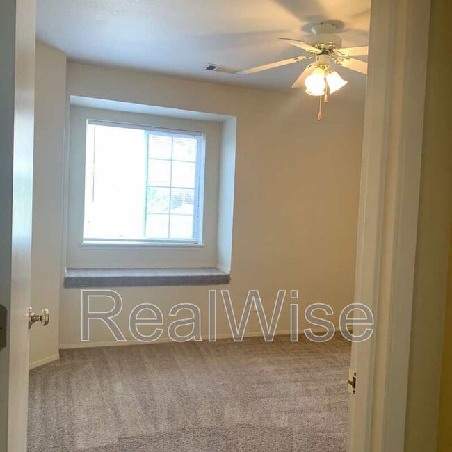 Building Photo - 2080 NE Chanel Ct