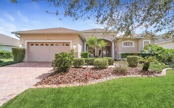 Building Photo - Annual 4-Bedroom, 3-Bath Pool Home with Outdoor Kitchen in Lakewood Ranch Greenbrook Village