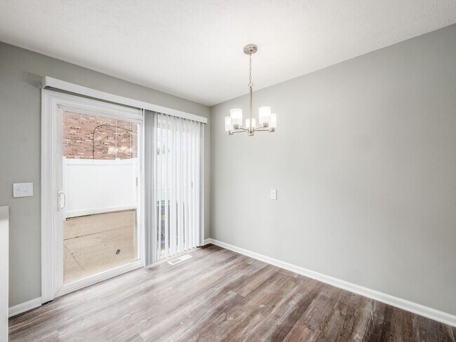 Building Photo - 1028 Folkestone Rd