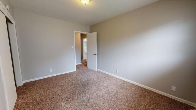 Building Photo - 3252 Cheltenham Dr