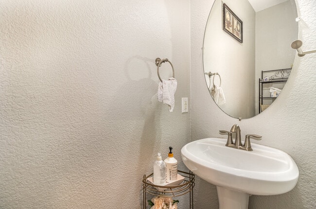 Building Photo - 613 Wounded Knee Dr