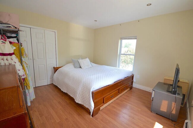 Second Floor Bedroom 2 - 7 Central St