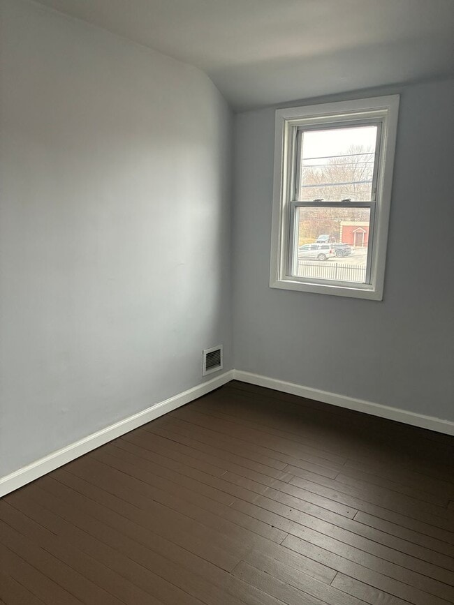 Building Photo - 3 Bed Townhome - Chester, PA