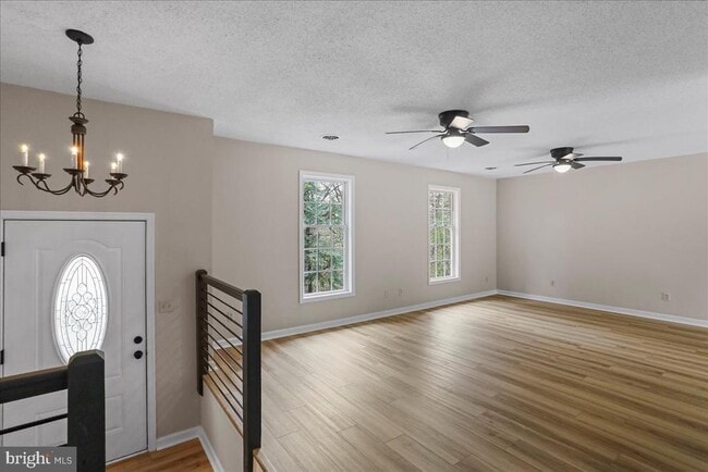 Building Photo - 72 Pioneer Ln