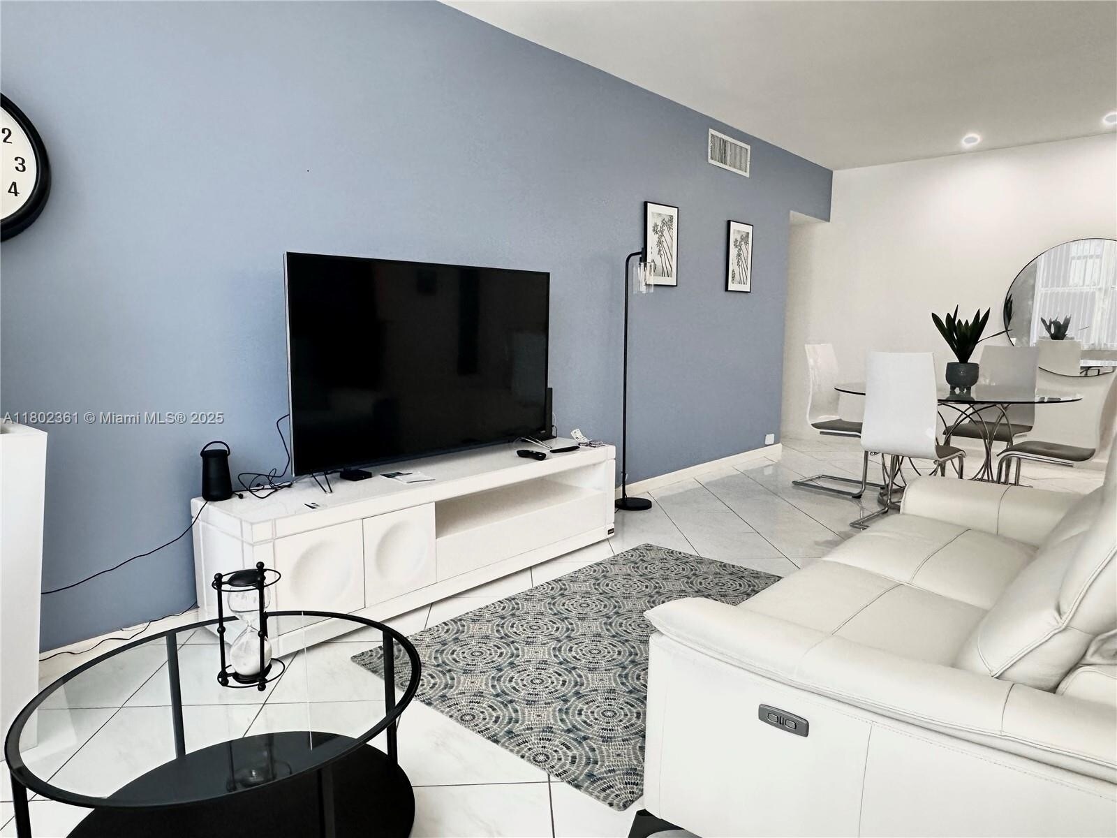 Building Photo - 4747 Collins Ave