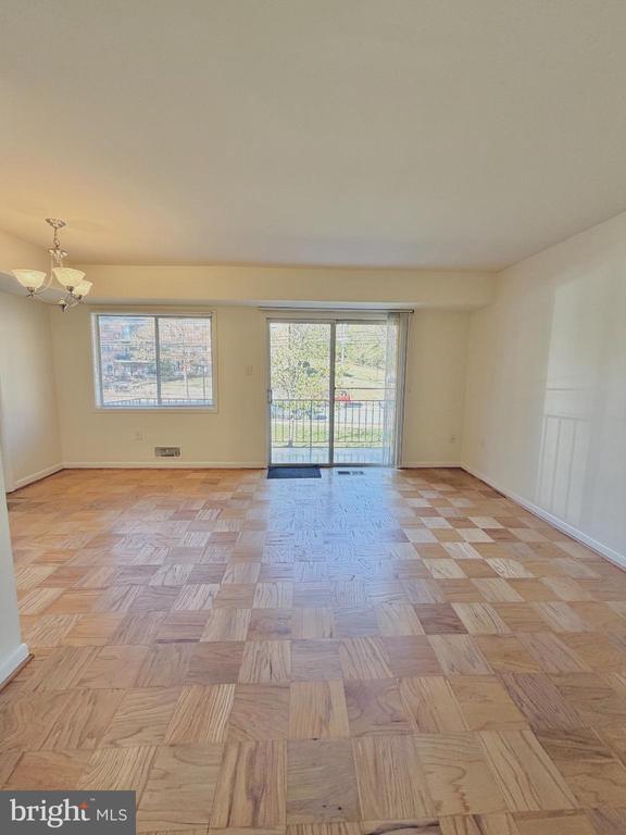 Building Photo - 10661 Weymouth St