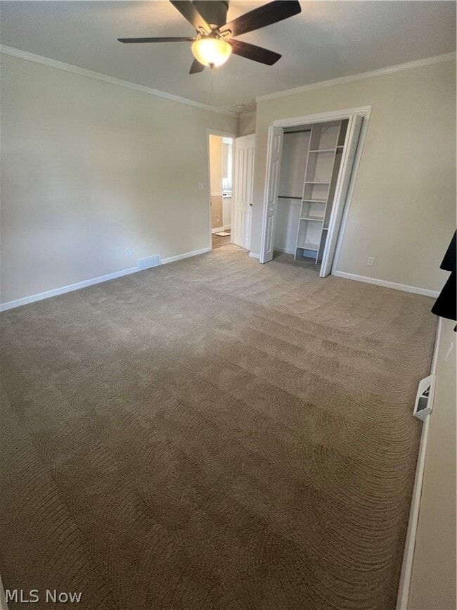 Building Photo - 1945 Chatam St